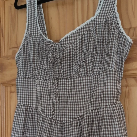 Checkered Romper - Picture 4 of 13